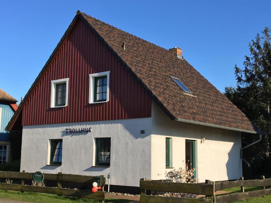 Trollhus - Grosses Familienfreundliches Born